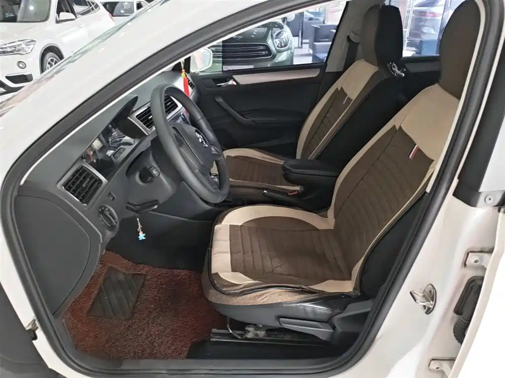 Skoda Rapid Spaceback 2016 — фото 15