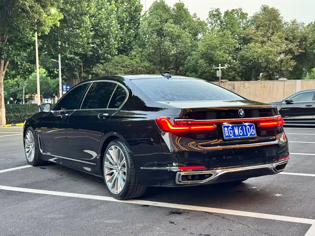 BMW 7 Series 2020 — фото 16