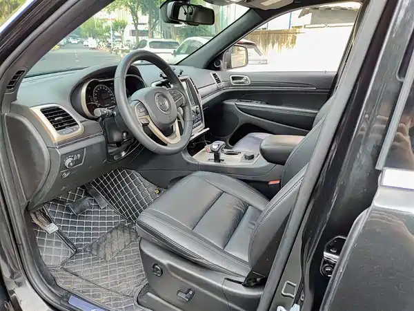 Jeep Grand Cherokee 2015
