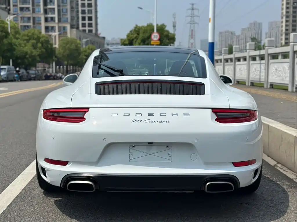 Porsche 911 2017 — фото 10