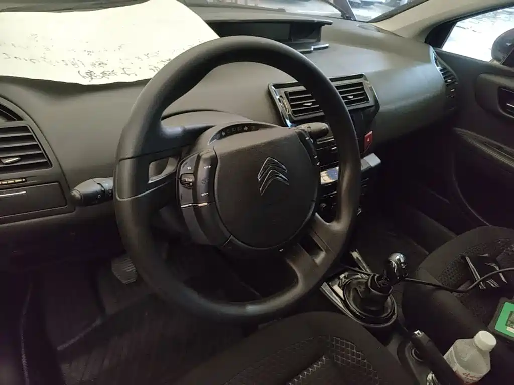 Citroen C-Quatre 2014 — фото 11