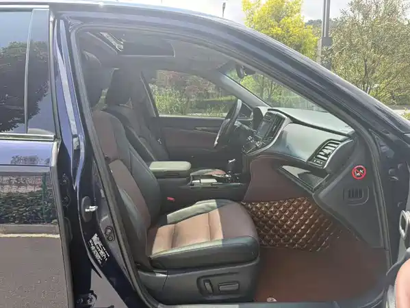 Toyota Crown 2018