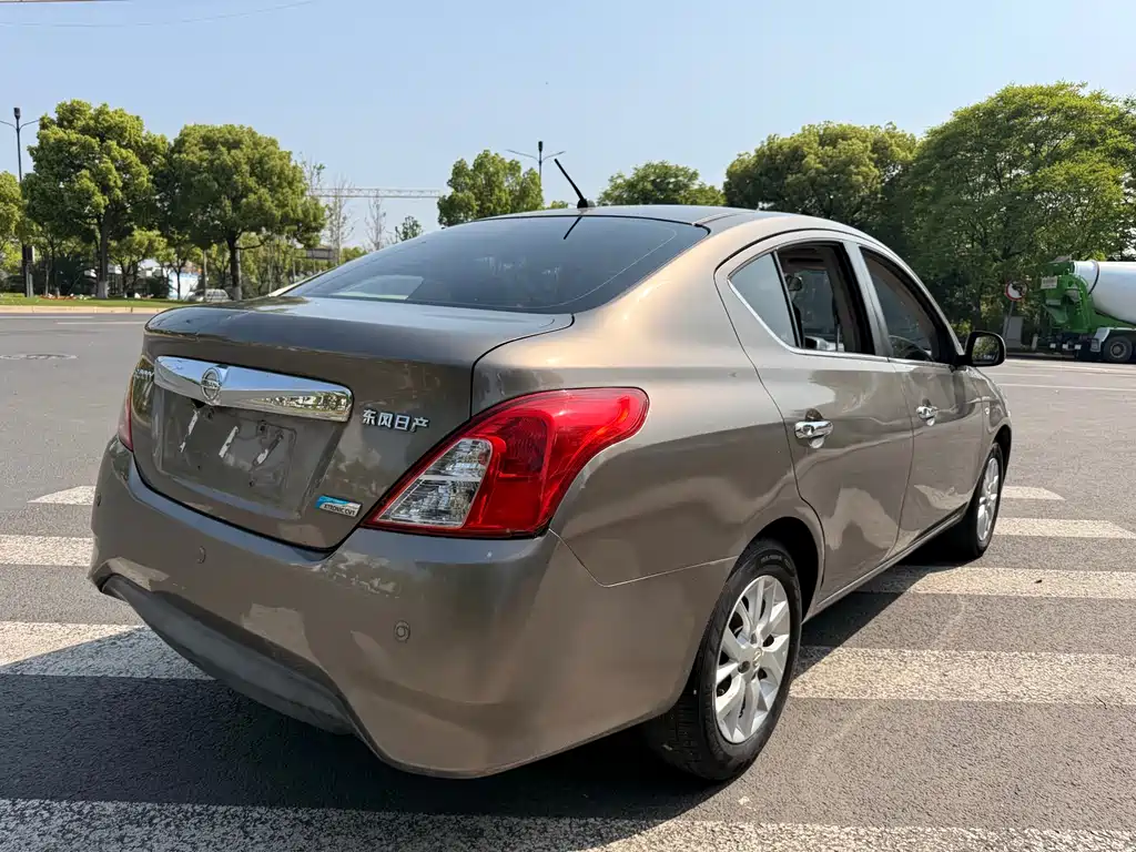 Nissan Sunny 2016 — фото 5
