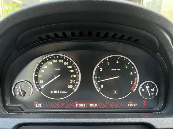 BMW 5 Series GT 2011