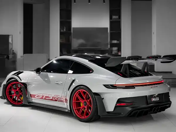 Porsche 911 2025