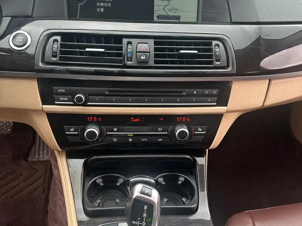 BMW 5 Series 2011 — фото 19