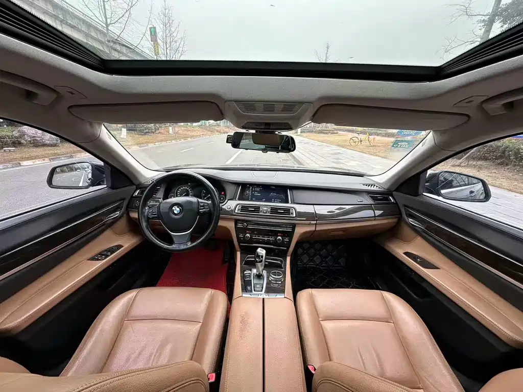 BMW 7 Series 2013 — фото 13