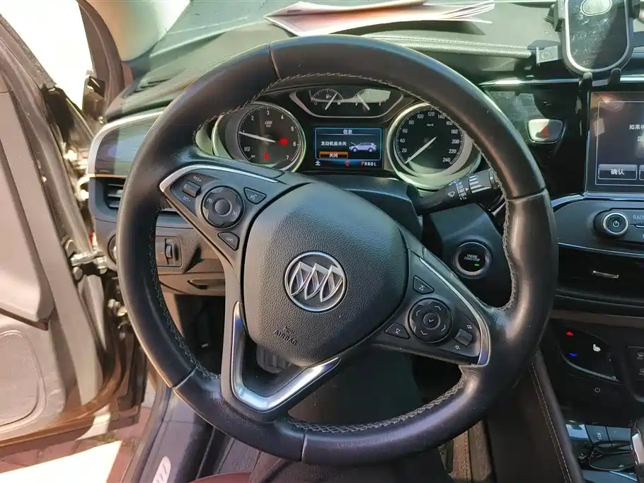 Buick Envision Plus 2018 — фото 15