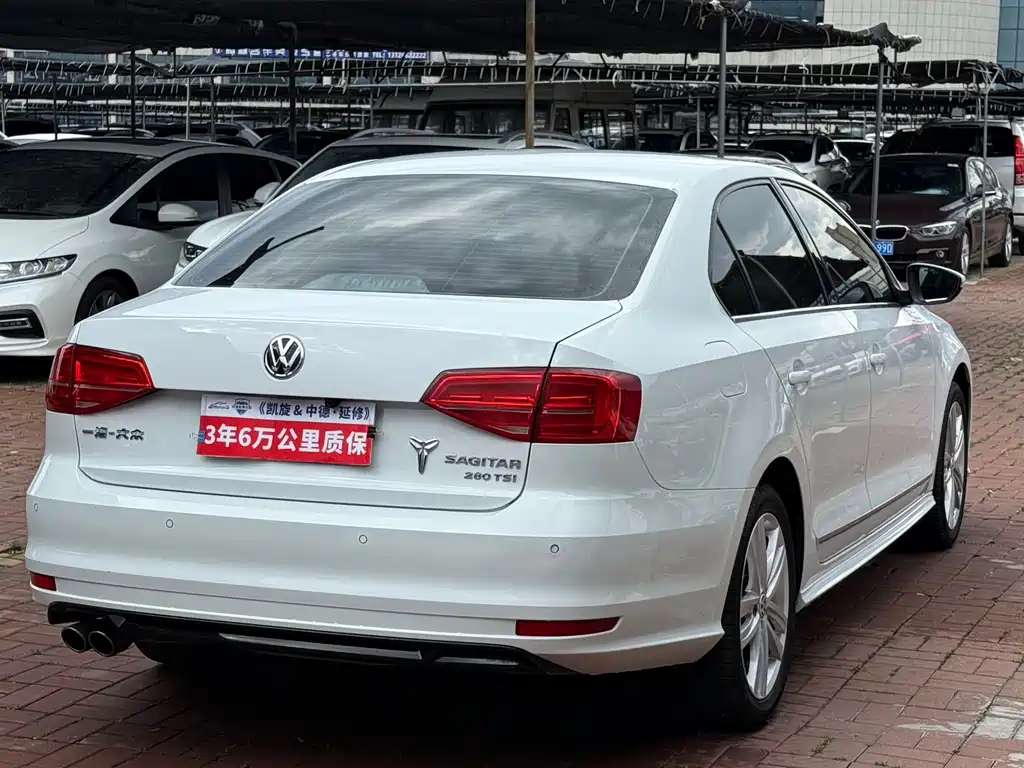Volkswagen Sagitar 2018