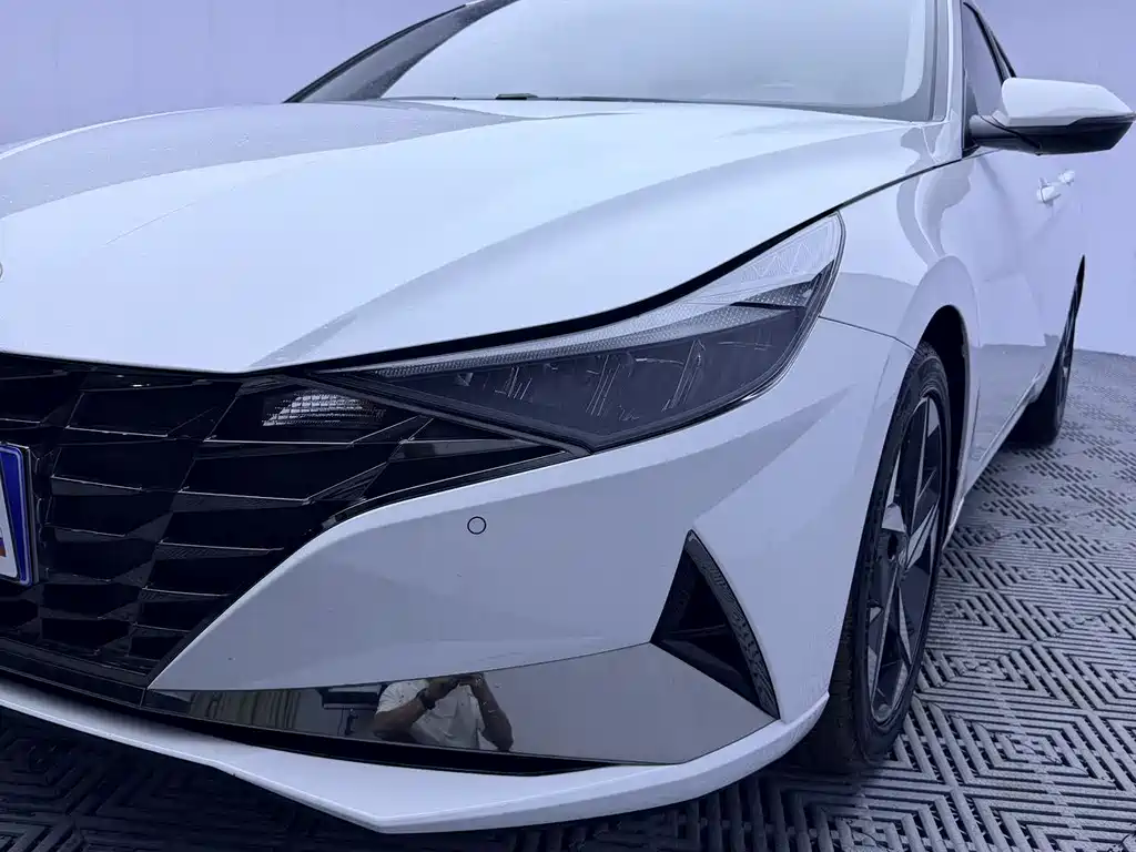 Hyundai Elantra 2022