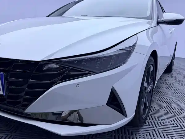Hyundai Elantra 2022