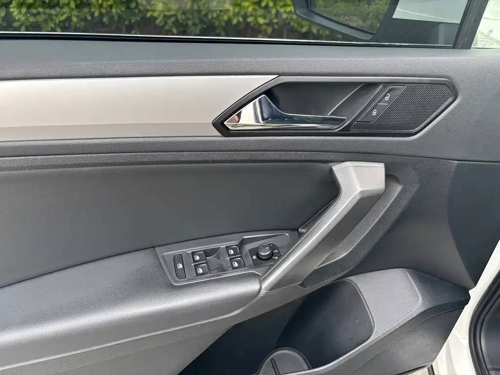 Volkswagen Tiguan L 2019 — фото 13