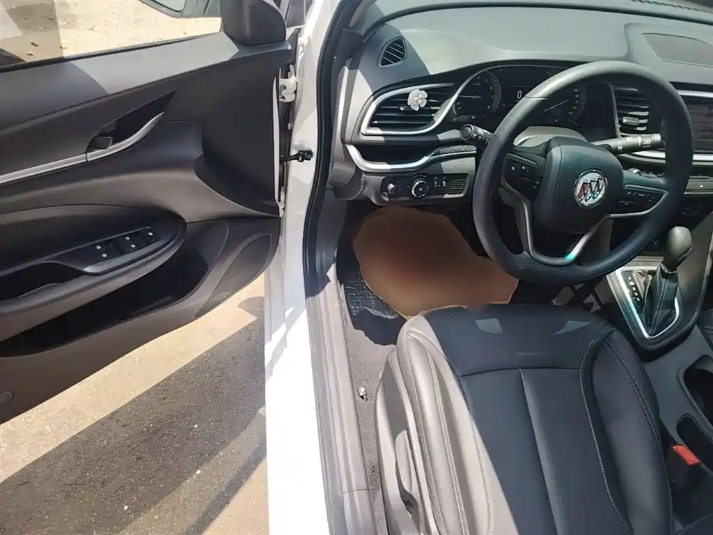 Buick Excelle 2021 — фото 16
