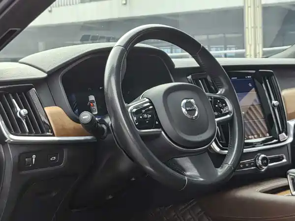 Volvo S90 2022