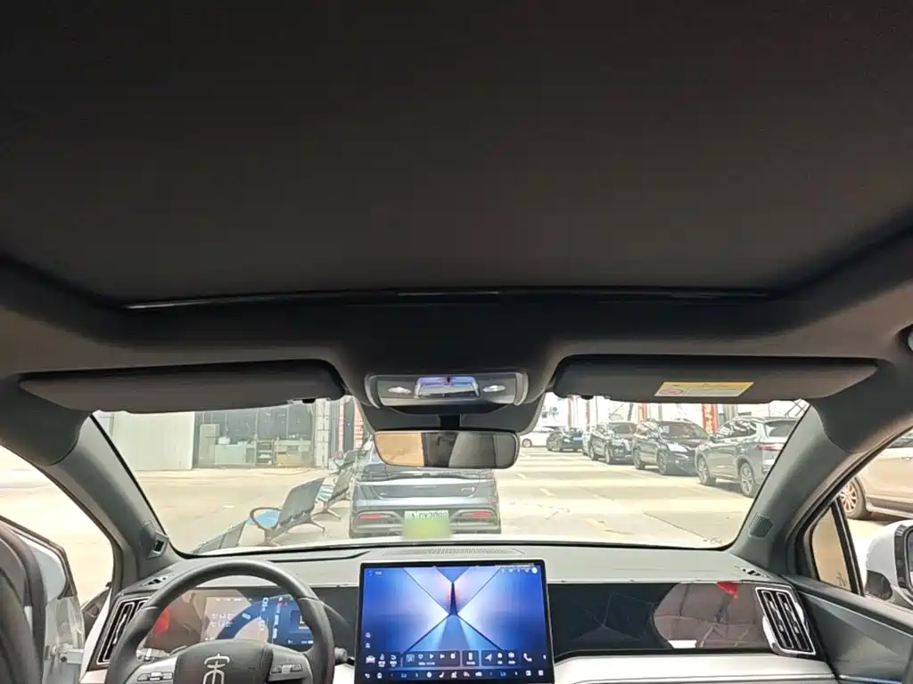 BYD Song L DM-i 2025 — фото 18