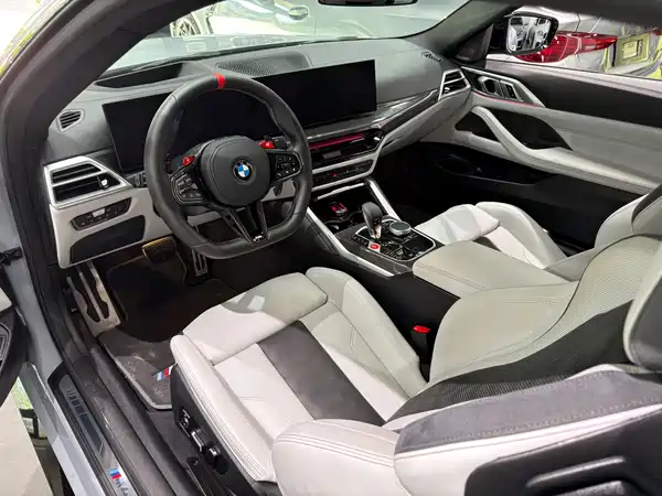 BMW M4 2025