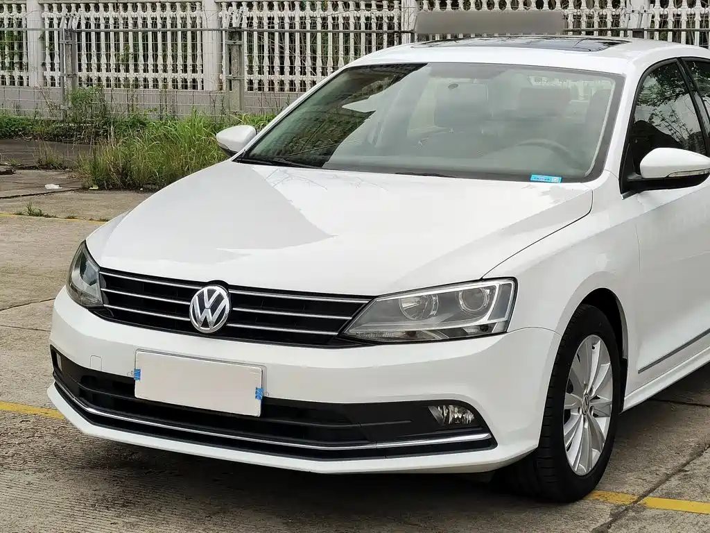 Volkswagen Sagitar 2016