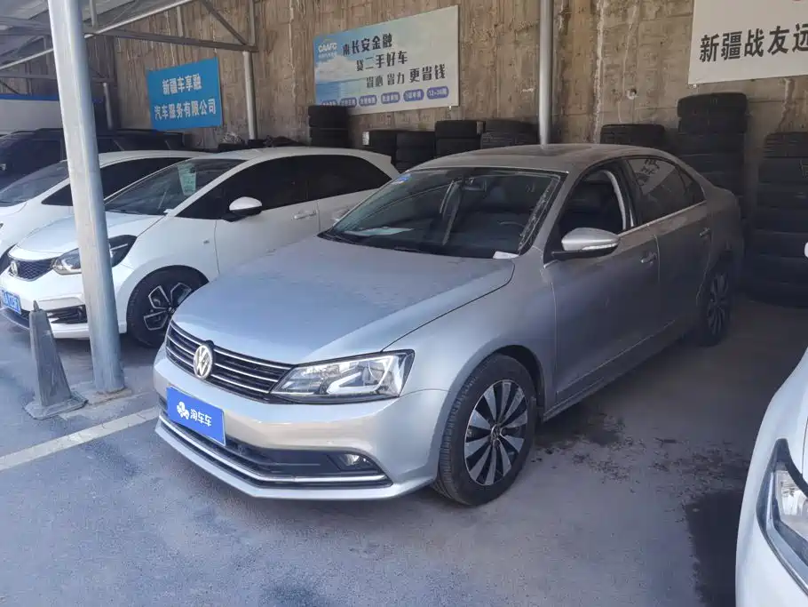 Volkswagen Sagitar 2015