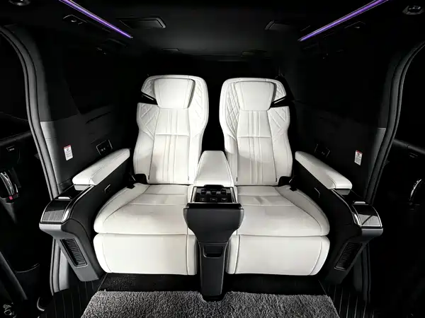 Lexus LM 2020