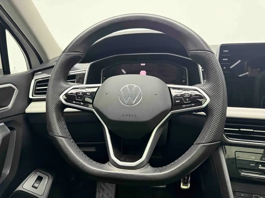 Volkswagen Tiguan L 2022 — фото 20