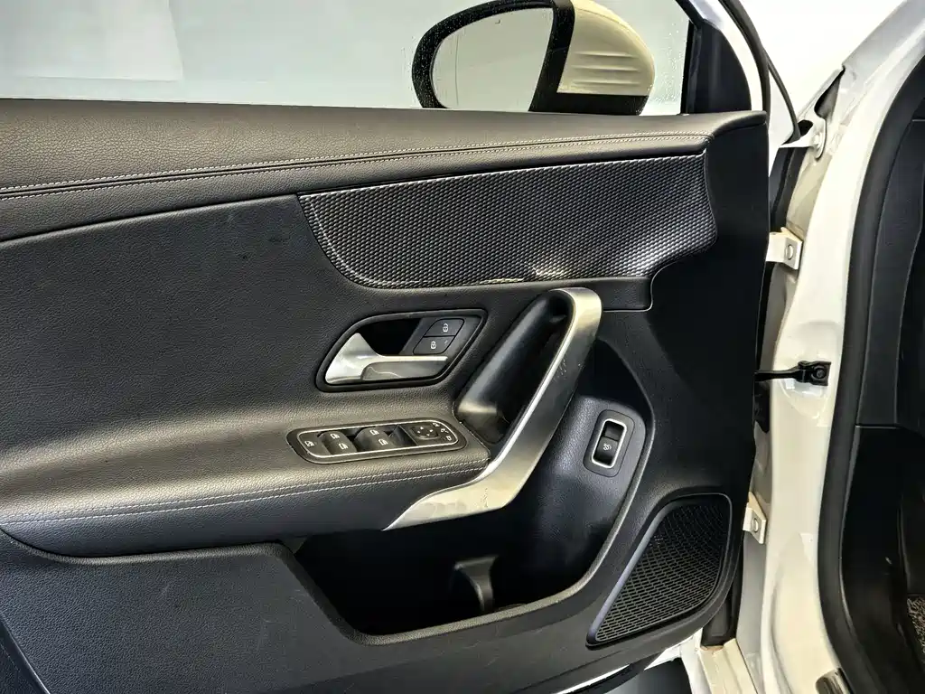 Mercedes-Benz A-Class 2021 — фото 16