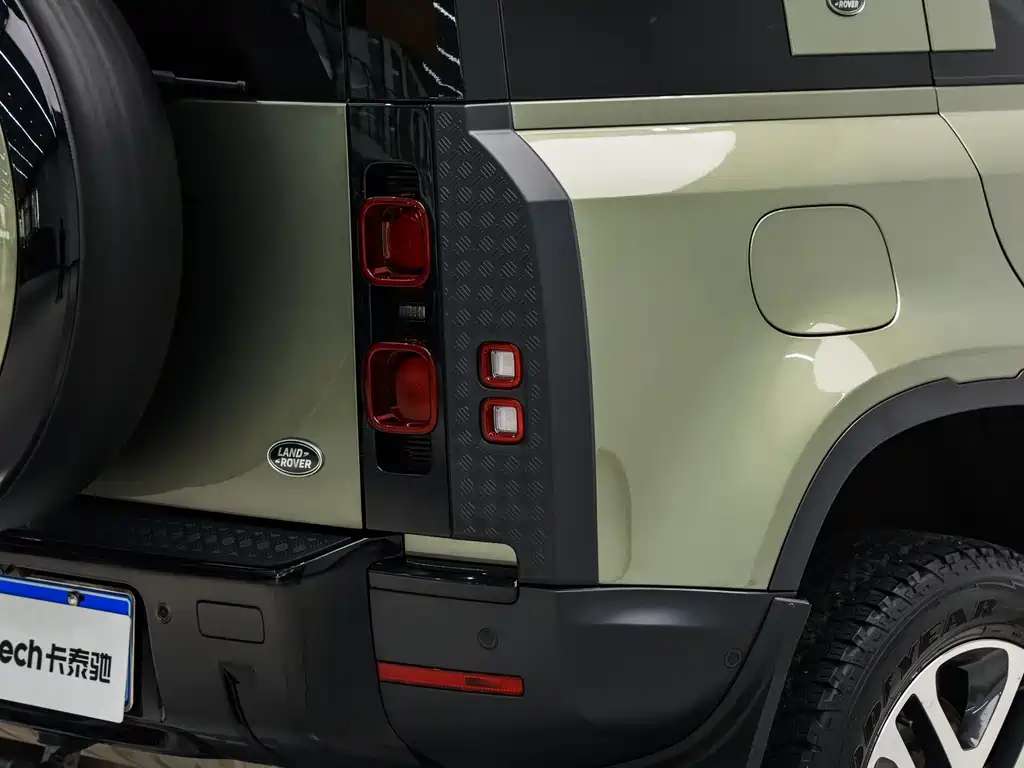 Land Rover Defender 2023 — фото 9