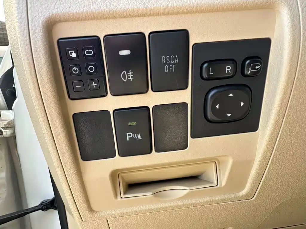 Toyota Land Cruiser 2016 — фото 18