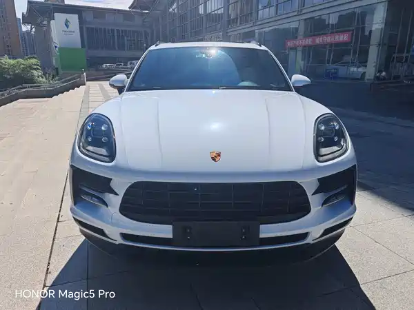 Porsche Macan 2021