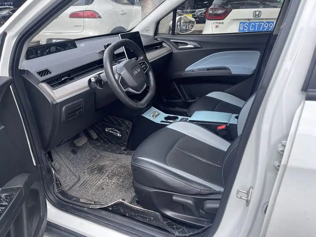 Neta V 2021