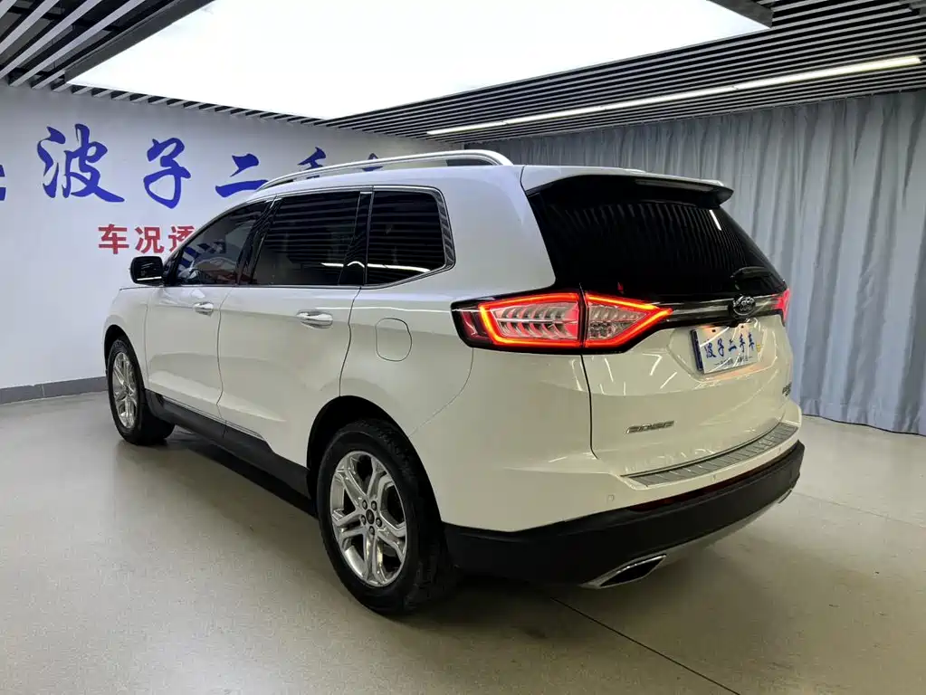 Ford Edge 2016 — фото 20