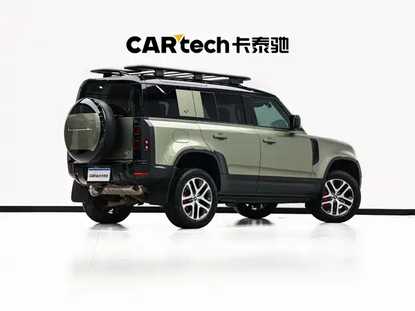 Land Rover Defender 2023