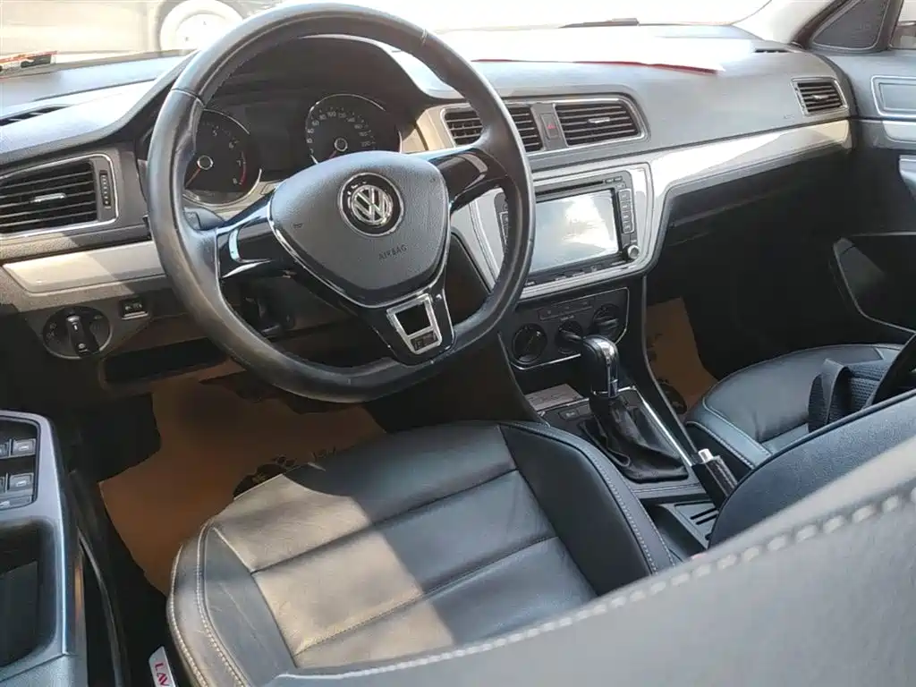 Volkswagen Gran Lavida 2016 — фото 10