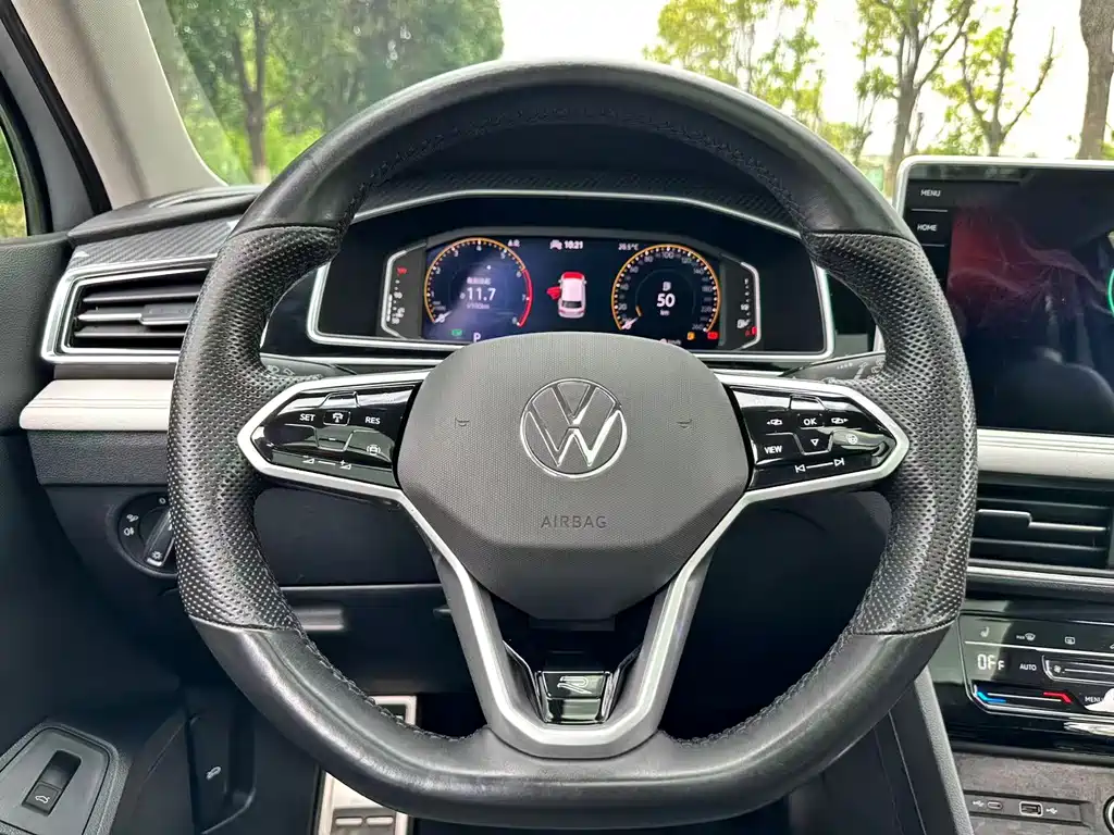 Volkswagen Tiguan L 2022 — фото 17