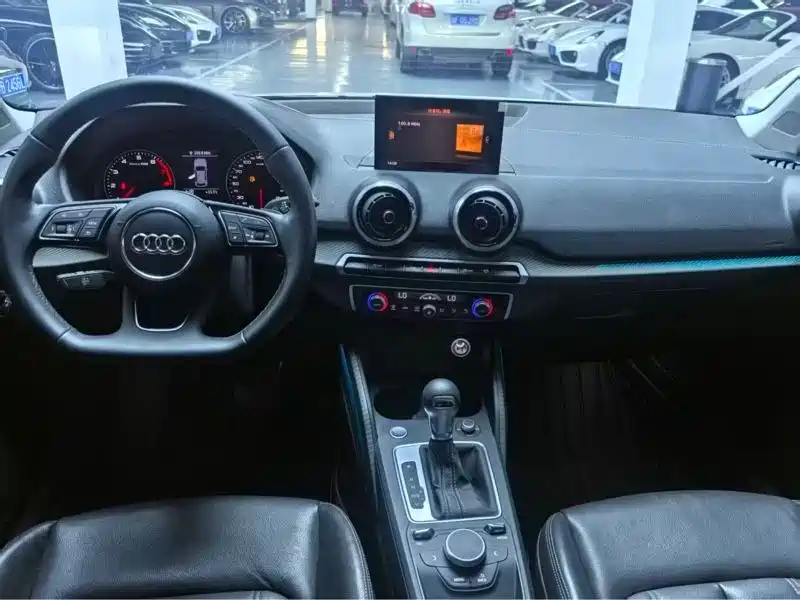 Audi Q2L 2024