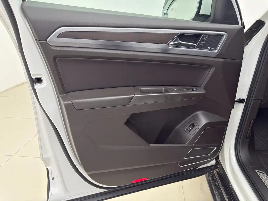 Volkswagen Teramont 2017 — фото 12