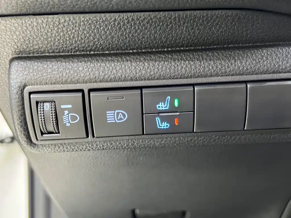 Toyota Corolla 2023 — фото 15