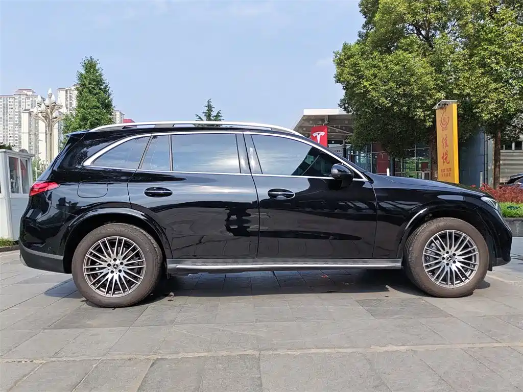Mercedes-Benz GLC 2025