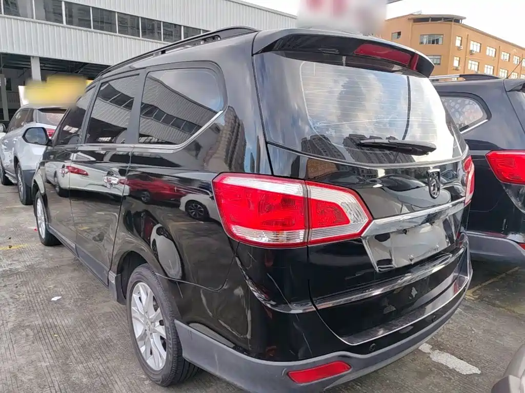 Baojun 730 2015