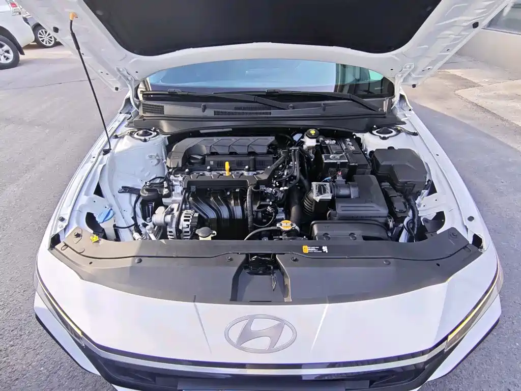 Hyundai Elantra 2023 — фото 15