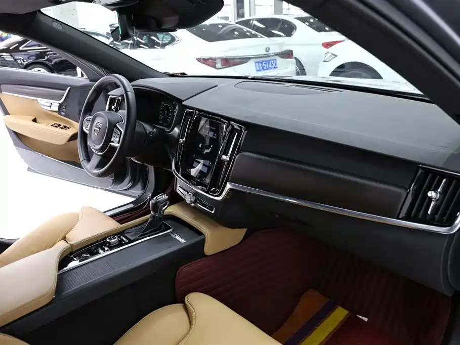 Volvo V90 2017 — фото 18