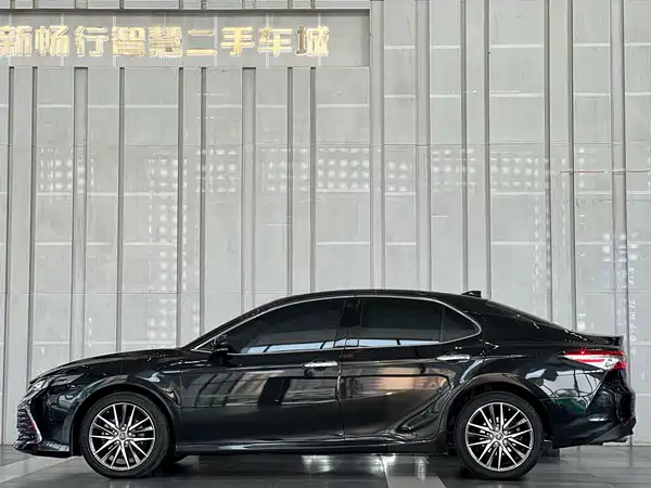 Toyota Camry 2021