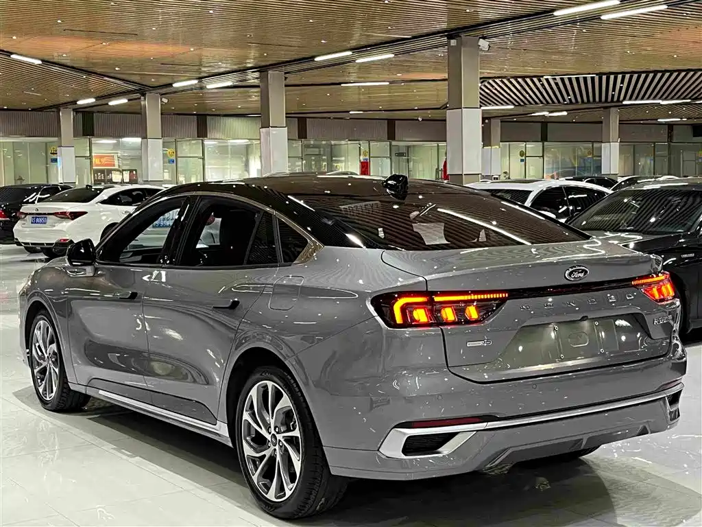 Ford Mondeo 2022 — фото 9