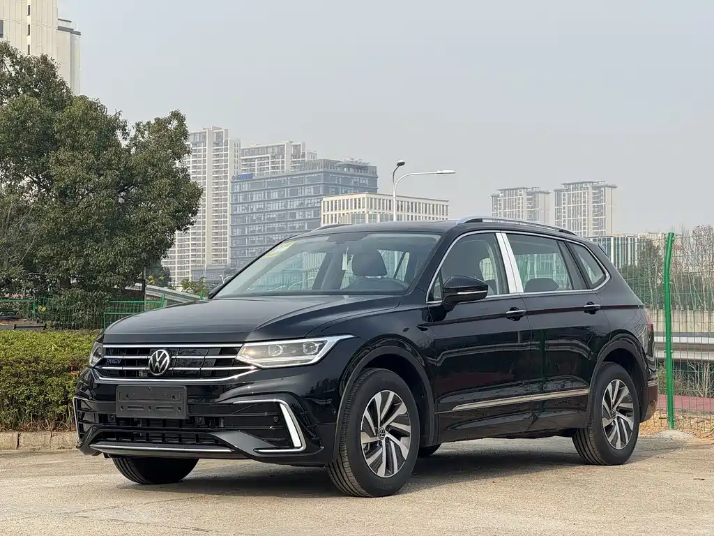 Volkswagen Tiguan L New Energy — фото 1
