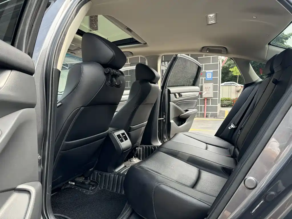 Honda Accord 2021 — фото 11