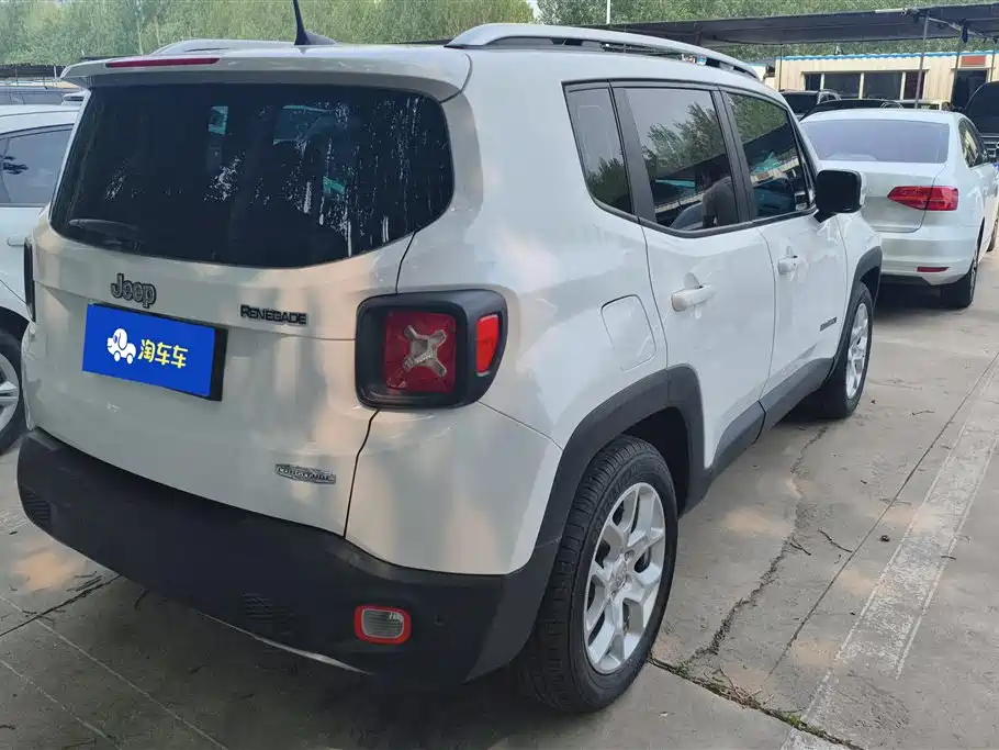 Jeep Renegade 2016 — фото 3