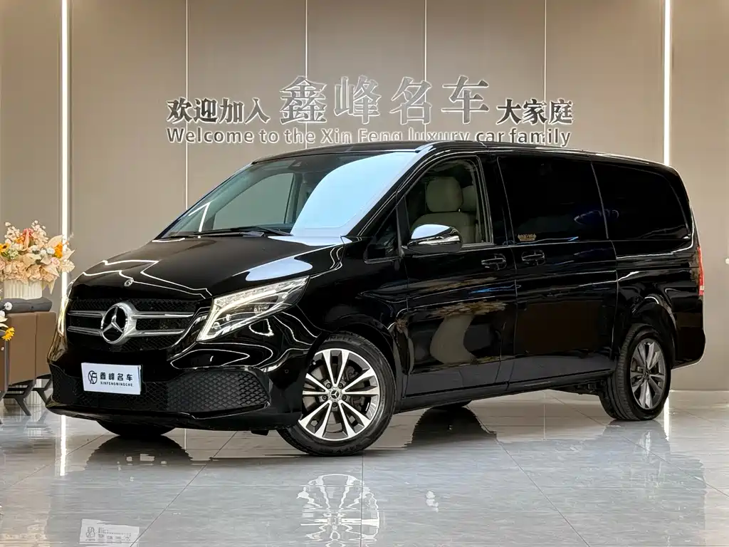 Mercedes-Benz V-Class 2022 — фото 1