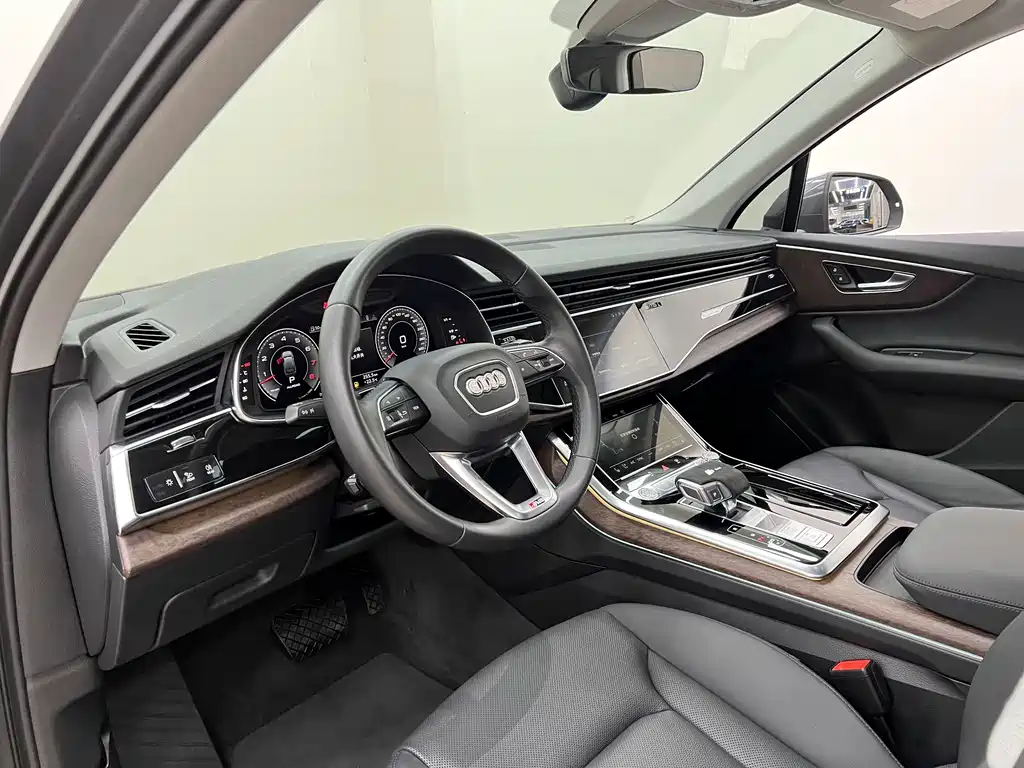 Audi Q7 2021 — фото 14
