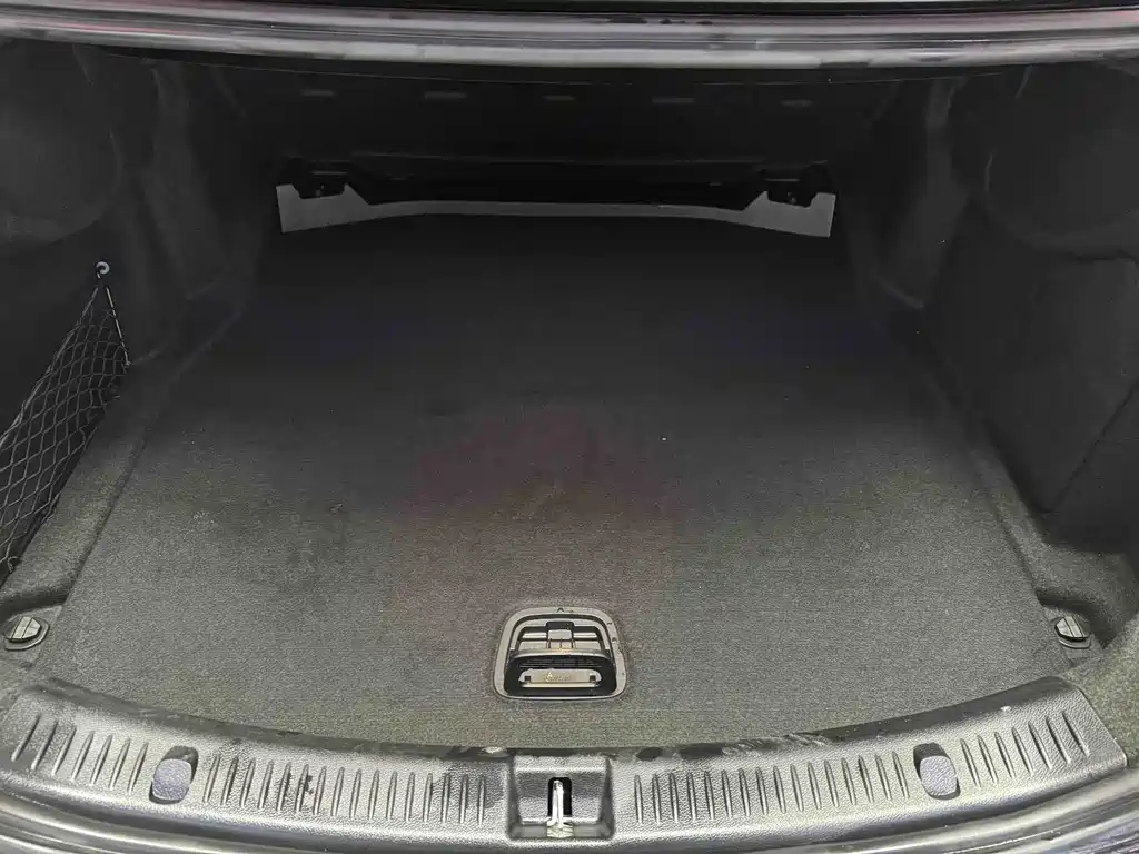 Mercedes-Benz E-Class 2021 — фото 17