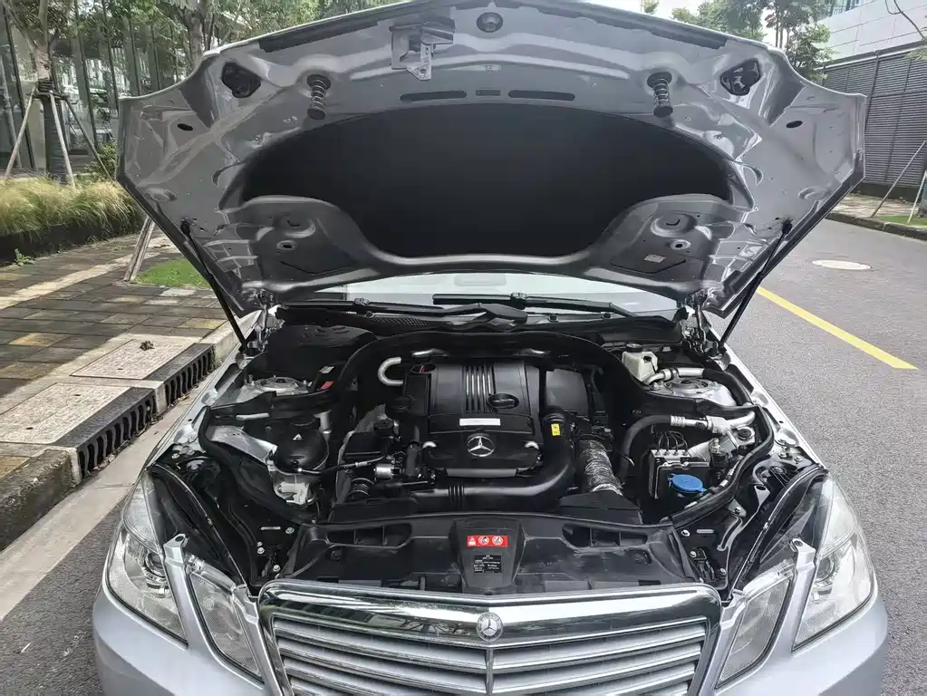 Mercedes-Benz E-Class 2013 — фото 11