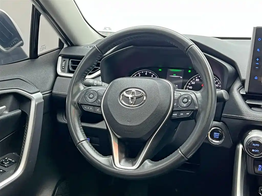 Toyota Wildlander 2023 — фото 18